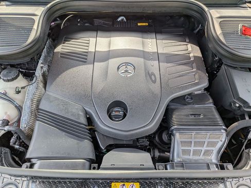Used 2024 Mercedes-Benz GLE 450 4MATIC image 36