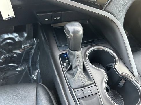 Certified 2022 Toyota Camry SE image 23