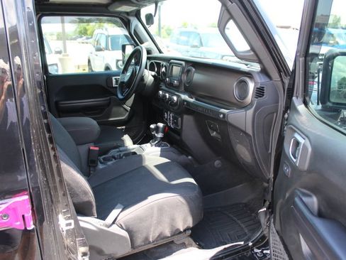 Used 2018 Jeep Wrangler Unlimited Sport S AWD/4WD image 14