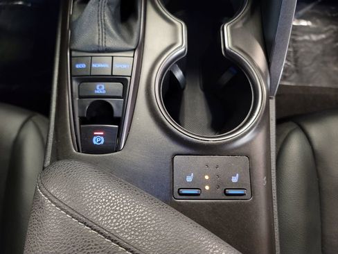 Used 2023 Toyota Camry XSE image 17