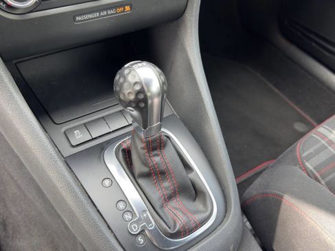 Used 2013 Volkswagen Golf 4-Door image 18