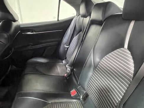 Used 2021 Toyota Camry SE image 21