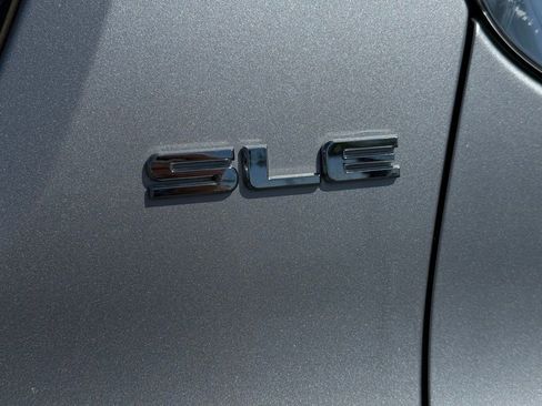 Used 2017 GMC Acadia SLE w/ Driver Alert Package I FWD image 8