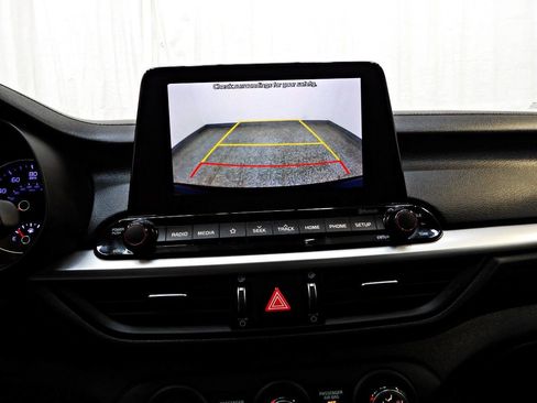 Used 2020 Kia Forte LXS FWD image 19