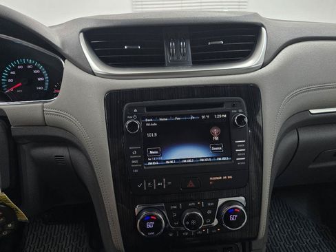 Used 2017 Chevrolet Traverse LT FWD image 25
