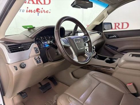 Used 2017 GMC Yukon XL SLT w/ Open Road Package RWD image 9