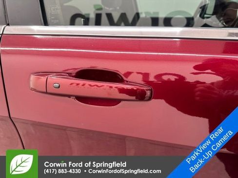 Used 2017 Jeep Grand Cherokee Laredo image 10