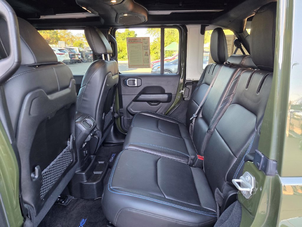Used 2024 Jeep Wrangler High Altitude AWD/4WD image 10