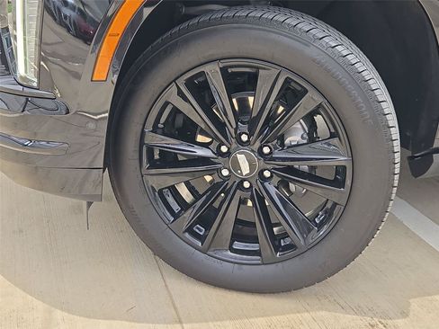 Certified 2025 Cadillac Escalade Sport AWD/4WD image 8