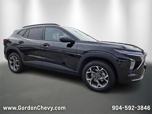 Certified 2025 Chevrolet Trax LT image 8