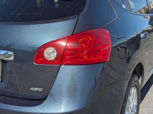 Used 2015 Nissan Rogue S w/ Convenience Package AWD/4WD image 11