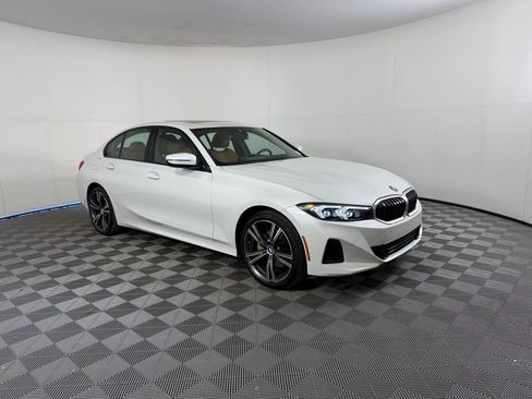 Used 2023 BMW 330i Sedan w/ Premium Package image 7