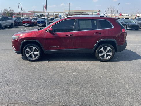Used 2019 Jeep Cherokee Limited AWD/4WD image 3