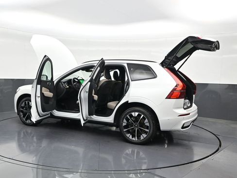 New 2026 Volvo XC60 T8 Plus w/ Protection Package Premier AWD/4WD image 32