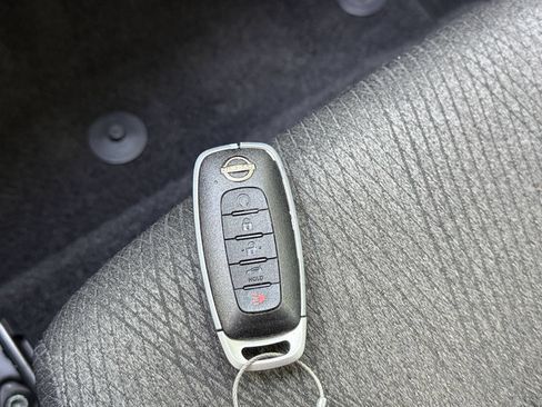 Used 2025 Nissan Rogue SV AWD/4WD image 20