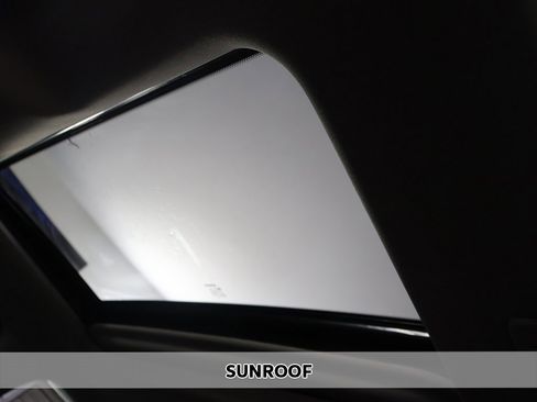 Used 2022 Nissan Altima 2.0 SR image 3