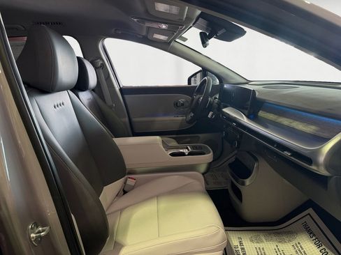 New 2026 Hyundai Ioniq 9 SEL w/ Tow & Go Package image 16