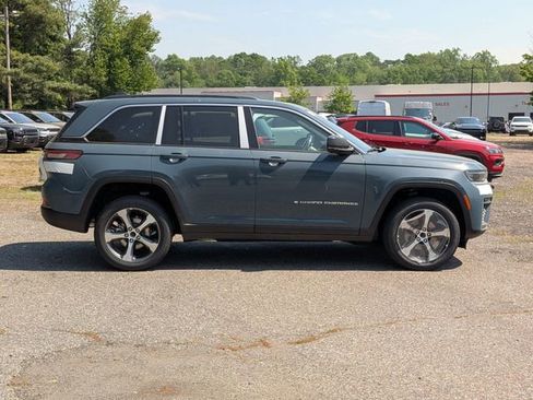 New 2026 Jeep Grand Cherokee Limited AWD/4WD image 2