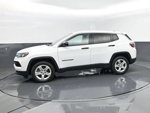 Used 2023 Jeep Compass Sport AWD/4WD image 5