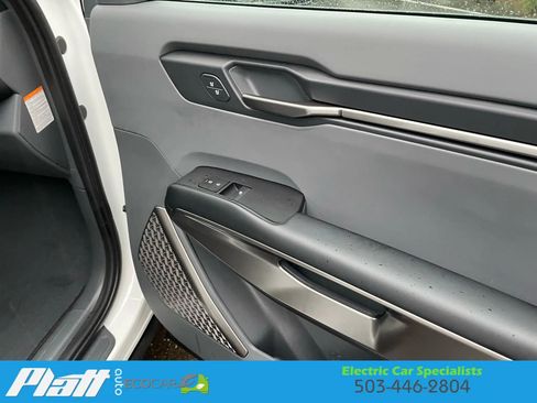 Used 2025 Kia EV9 Light Long Range image 48