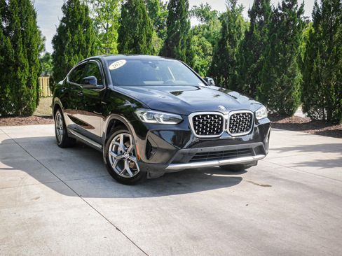 Used 2023 BMW X4 xDrive30i w/ Parking Assistance Package AWD/4WD image 2