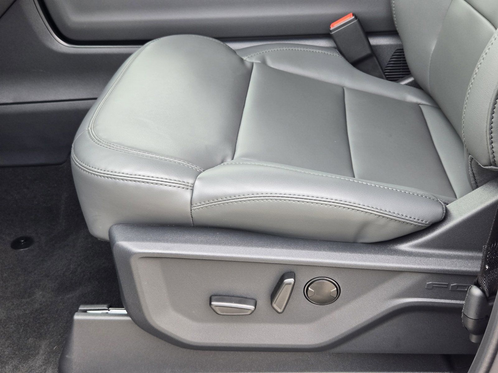 New 2026 Ford Expedition Active RWD image 25