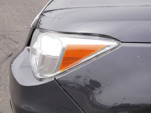 Used 2016 Subaru Forester 2.5i Premium image 16