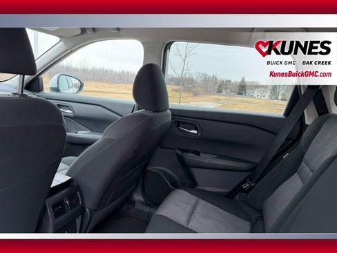 Used 2025 Nissan Rogue SV image 6