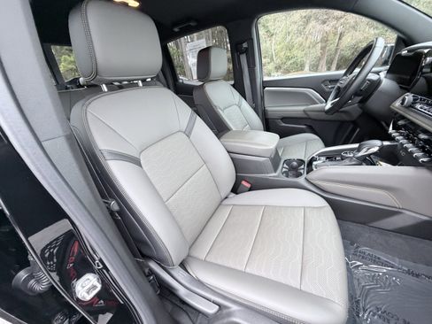 Used 2024 Chevrolet Colorado ZR2 w/ ZR2 Convenience Package III image 23