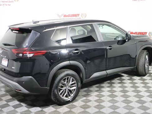 Used 2023 Nissan Rogue S image 5