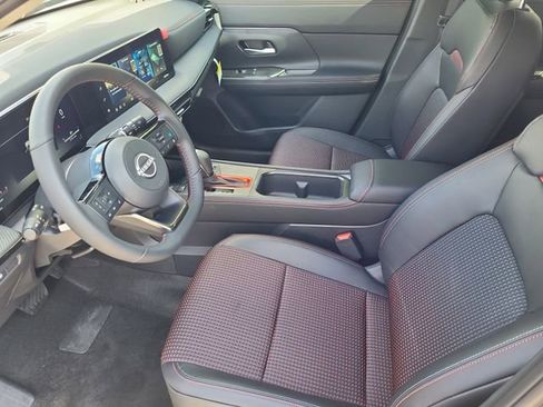 New 2026 Nissan Kicks SR w/ Cold Weather Package image 7