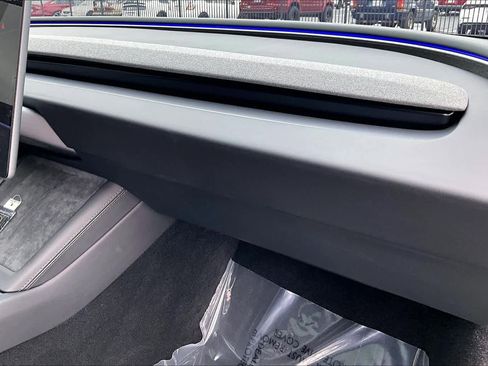 Used 2025 Tesla Model 3 Long Range image 17