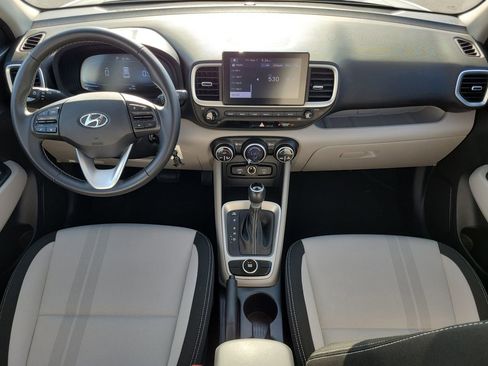 Used 2023 Hyundai Venue SEL FWD image 13