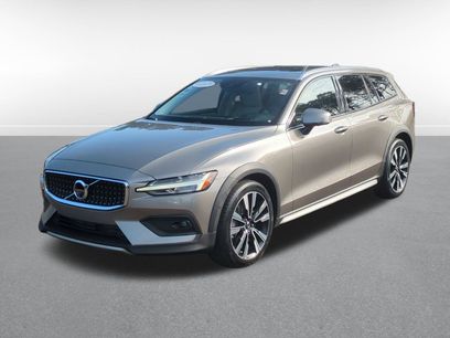 Used 2021 Volvo V60 T5 Cross Country w/ Lounge Package