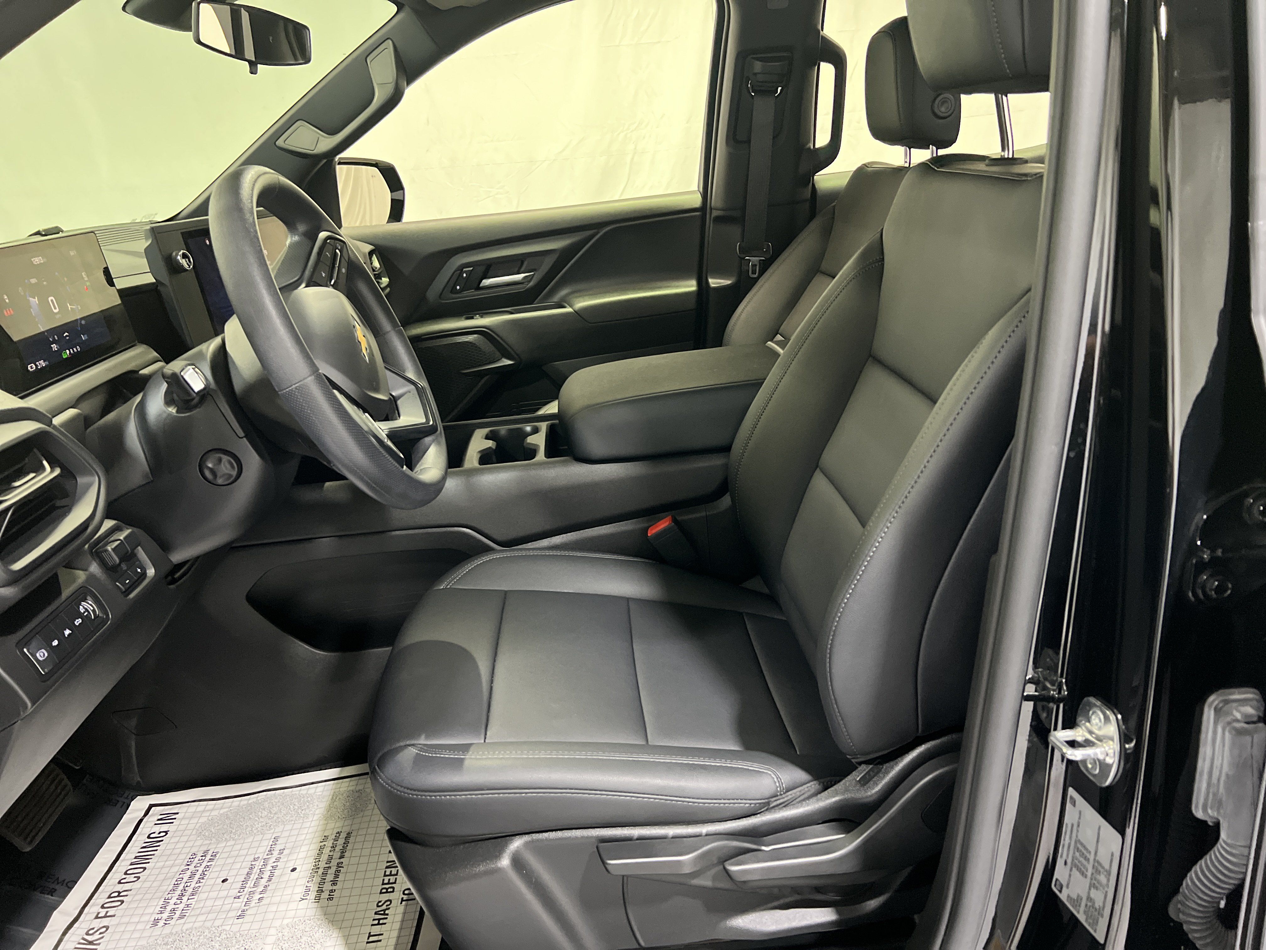 Certified 2025 Chevrolet Silverado EV W/T AWD/4WD image 17