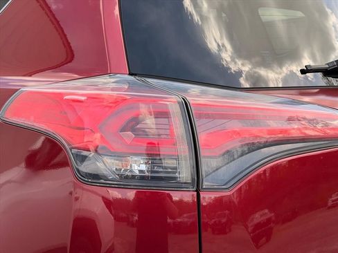 Used 2018 Toyota RAV4 Limited w/ Advanced Technology Package image 18