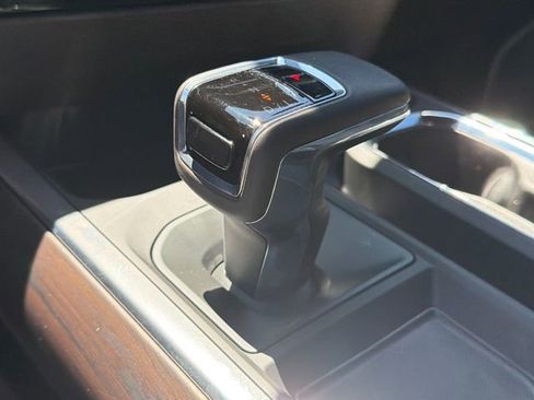 Used 2025 GMC Sierra 1500 SLT w/ SLT Premium Package AWD/4WD image 31