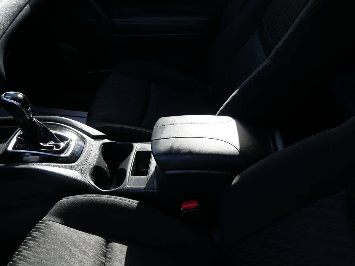 Used 2017 Nissan Rogue S AWD/4WD image 14