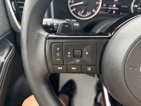 Used 2022 Nissan Rogue SV AWD/4WD image 11