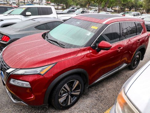 Used 2022 Nissan Rogue SL image 3