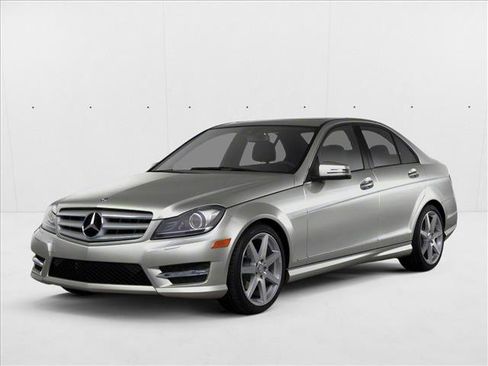 Used 2013 Mercedes-Benz C 300 4MATIC Sedan image 1