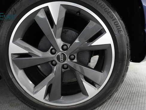 Used 2024 Audi Q4 e-tron Premium Plus w/ Premium Plus image 19