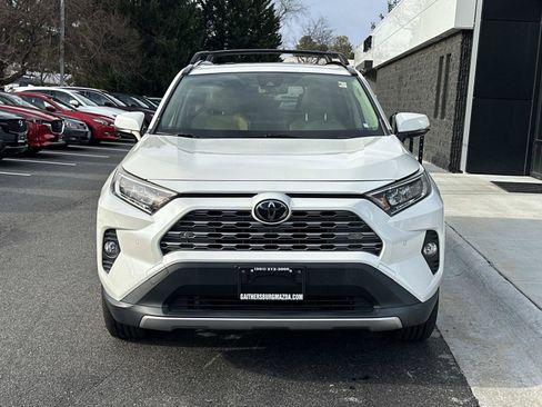 Used 2019 Toyota RAV4 Limited image 8