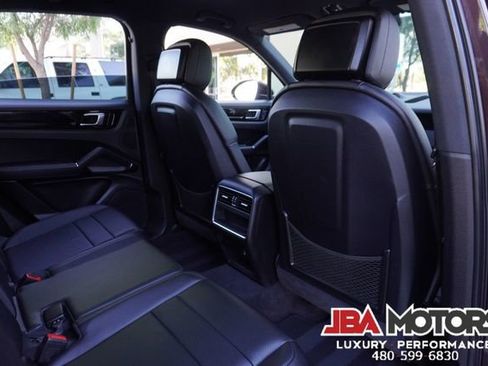 Used 2020 Porsche Cayenne AWD/4WD image 8