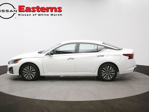 Used 2025 Nissan Altima 2.5 SV FWD image 50