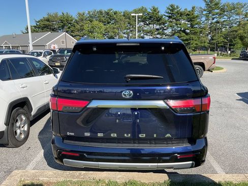 Used 2024 Toyota Sequoia Capstone AWD/4WD image 7