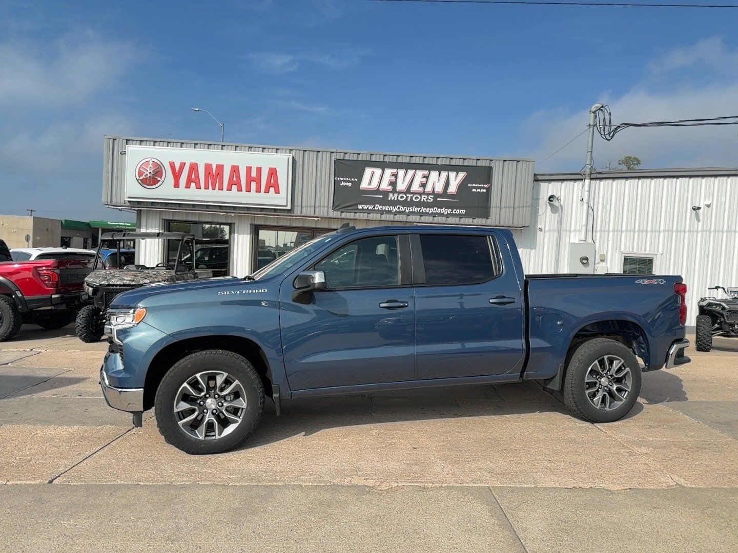 Used 2024 Chevrolet Silverado 1500 LT AWD/4WD image 1