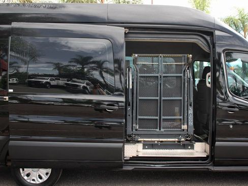 Used 2019 Ford Transit 350 XLT RWD image 12