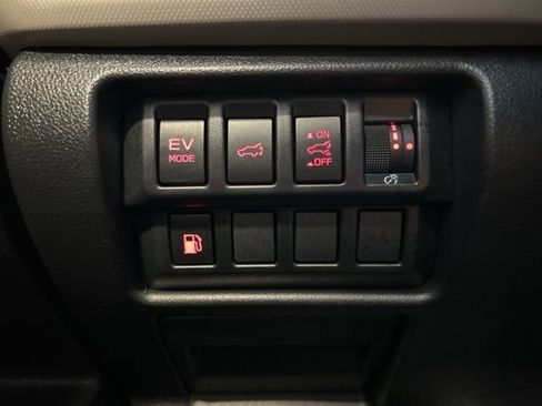 Used 2025 Subaru Forester Premium image 70