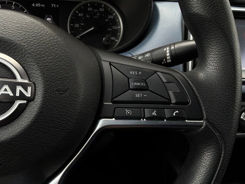 Used 2025 Nissan Versa SV FWD image 30